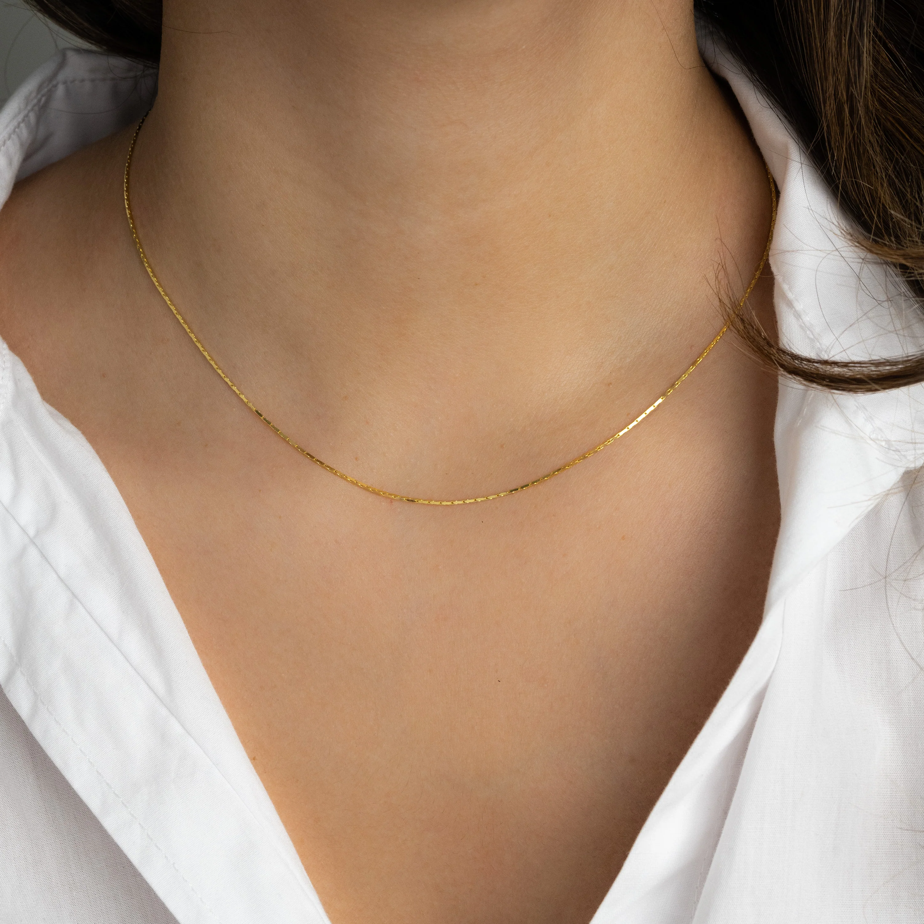 Lightweight gold necklace
